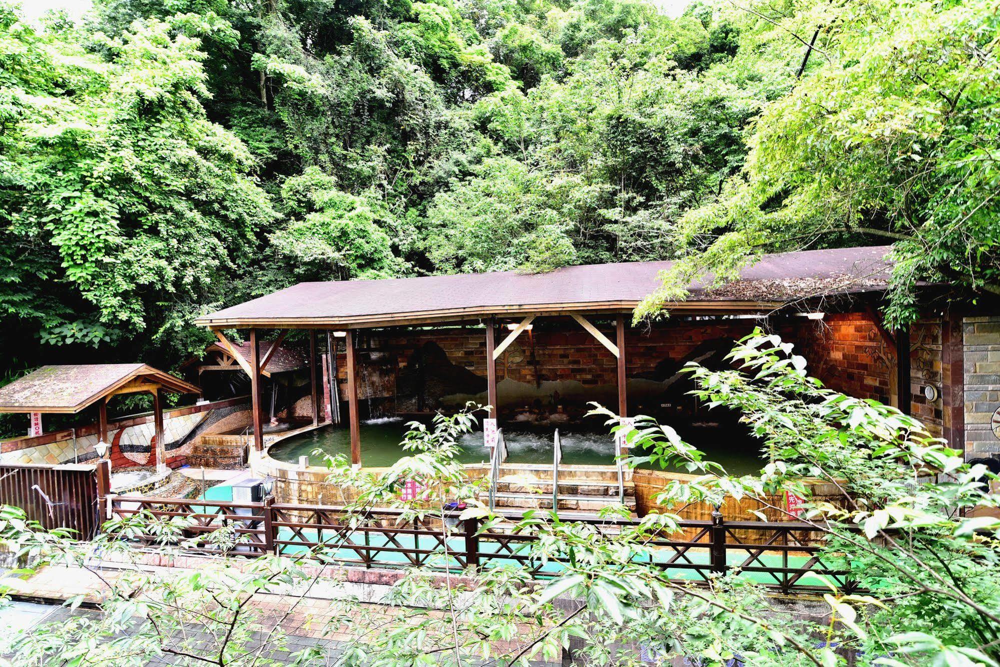 Jenq Yang Hotspring Hotel Renai Exterior foto